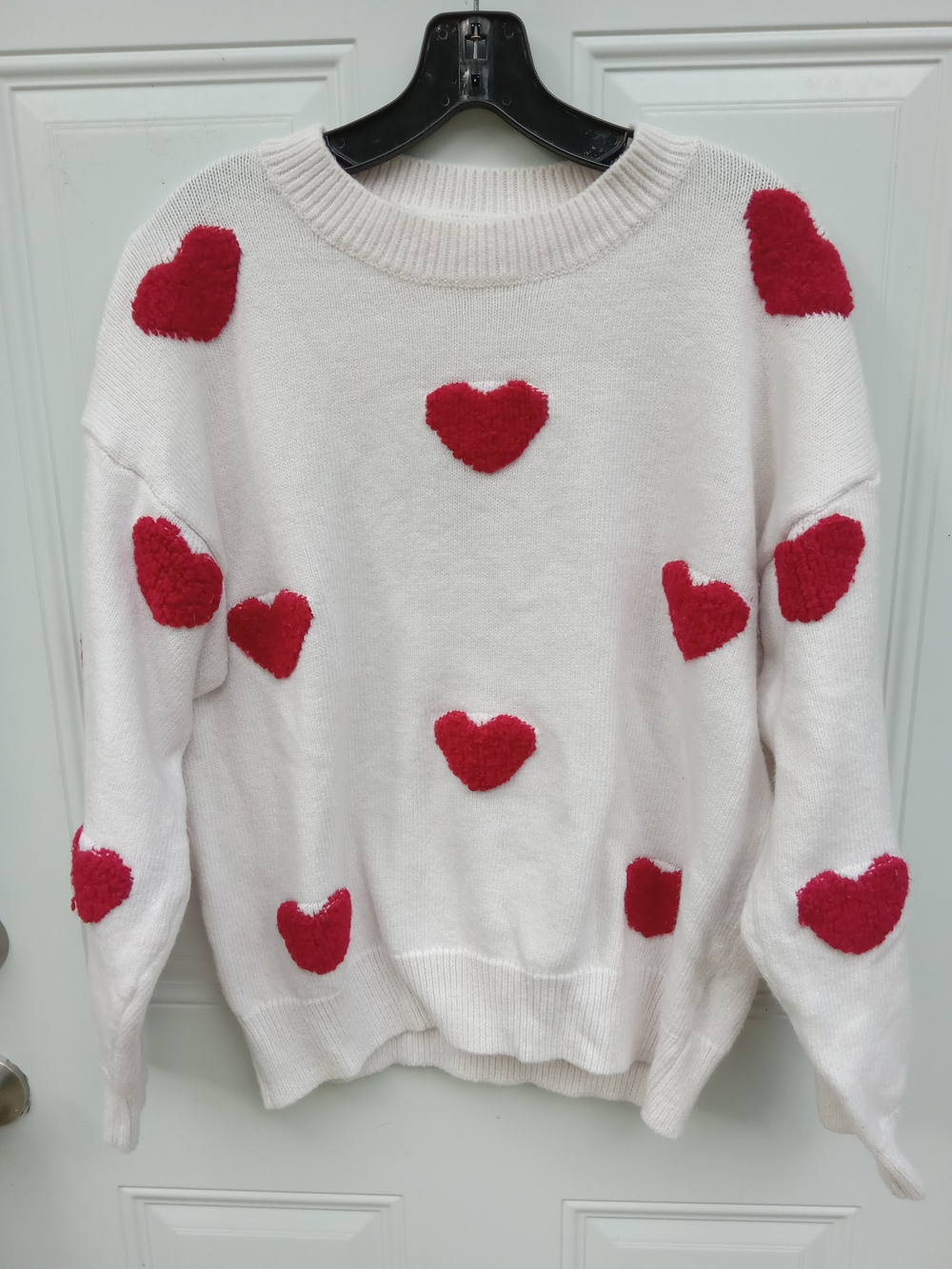 Heart-Pattern Crewneck Sweater - White with Red Hearts